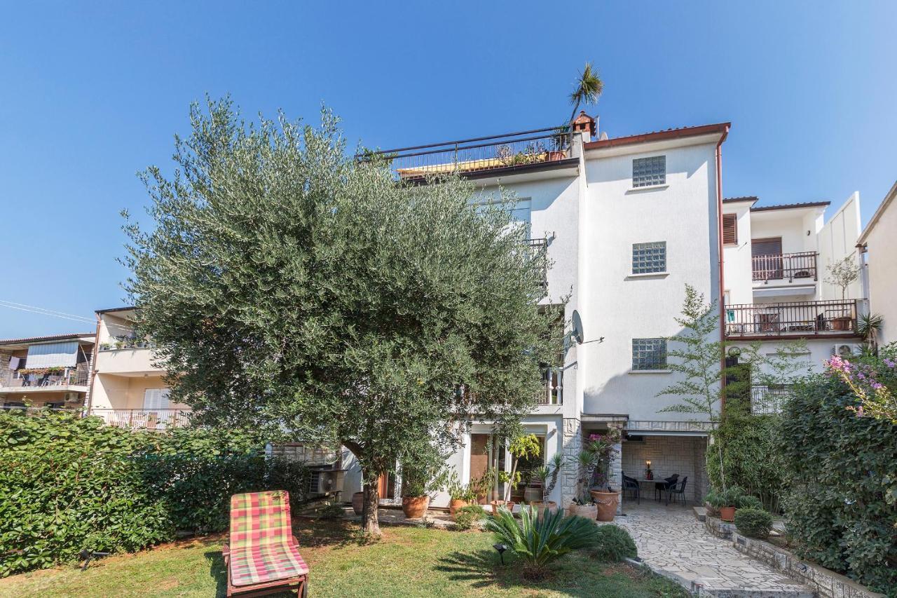 Apartments Villa Lungomare Pula Exterior photo