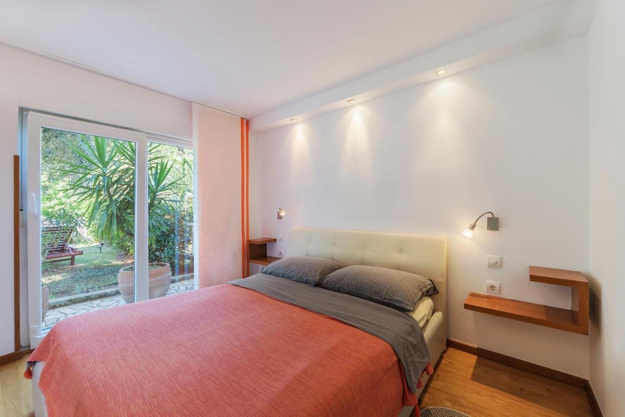 Apartments Villa Lungomare Pula Exterior photo